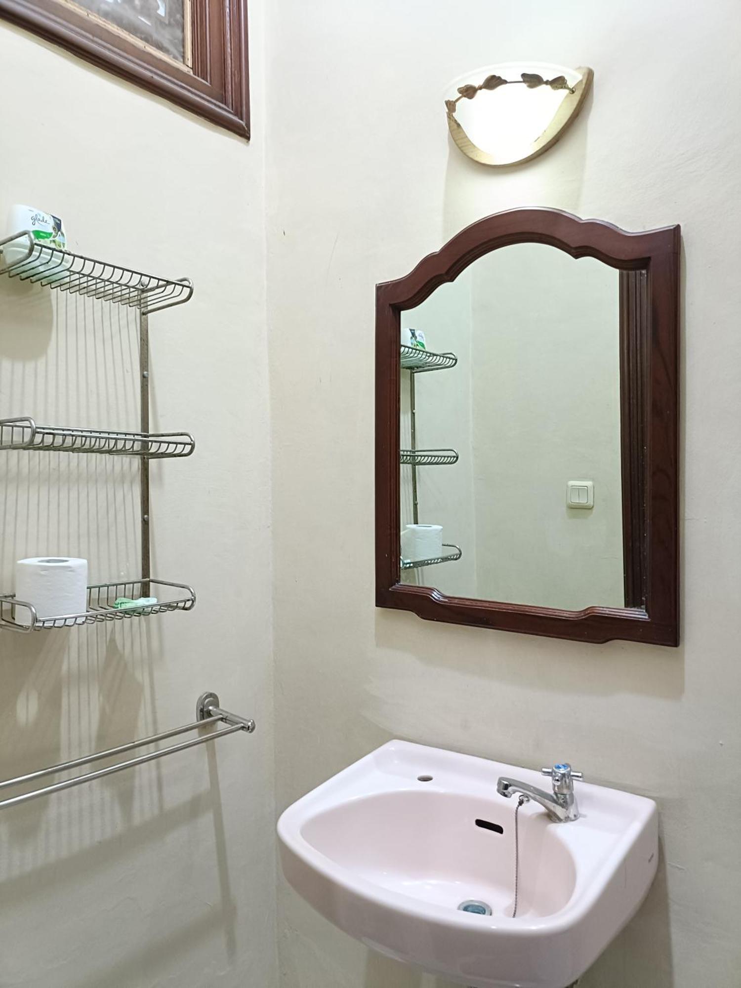 Ngetis Home Stay Санур Экстерьер фото