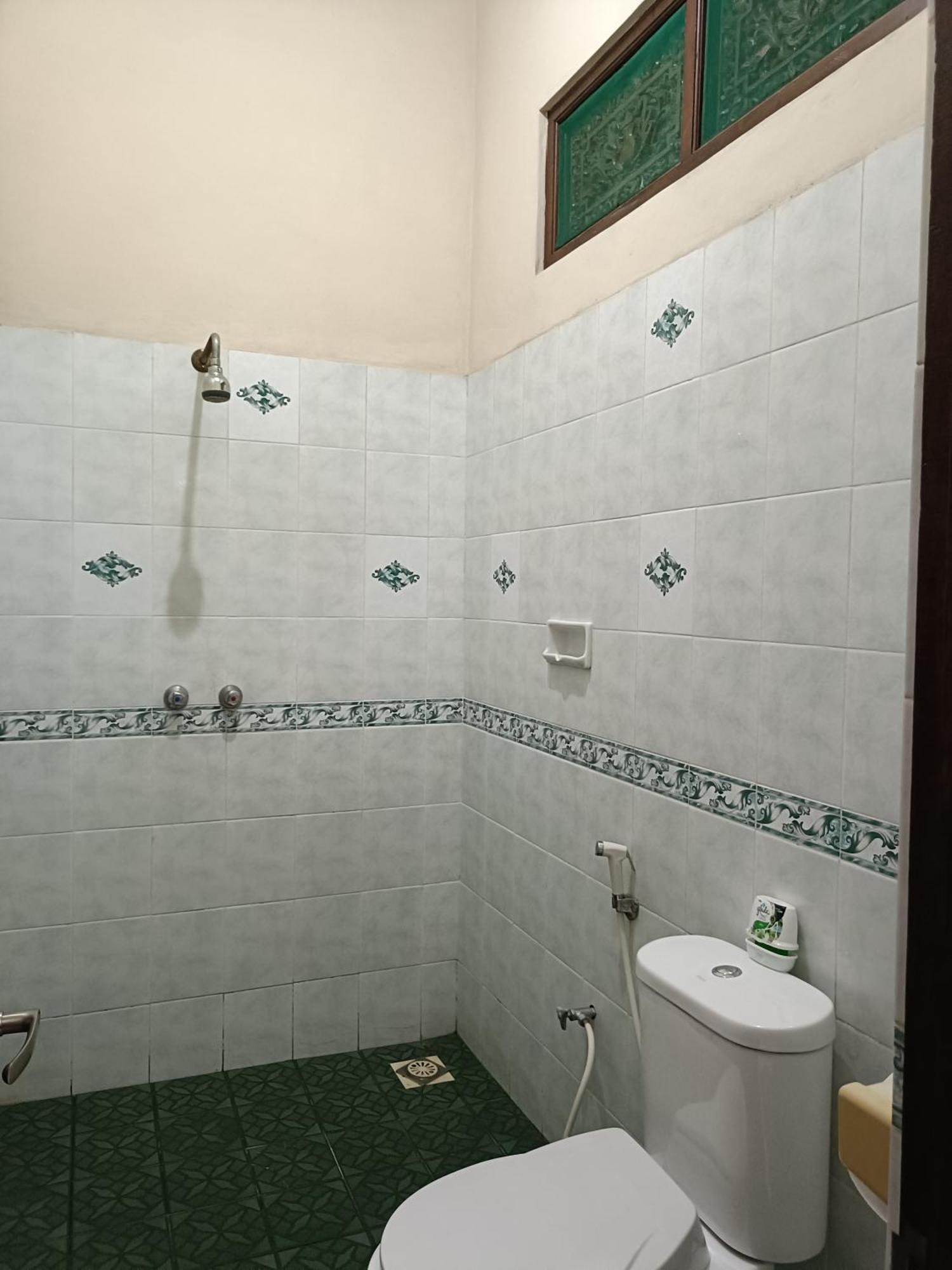 Ngetis Home Stay Санур Экстерьер фото