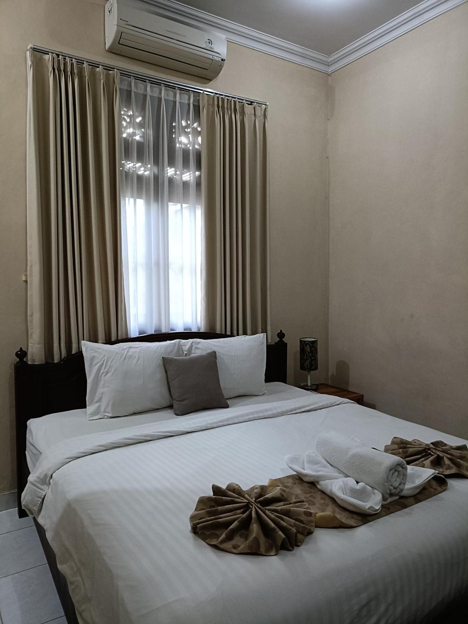 Ngetis Home Stay Санур Экстерьер фото