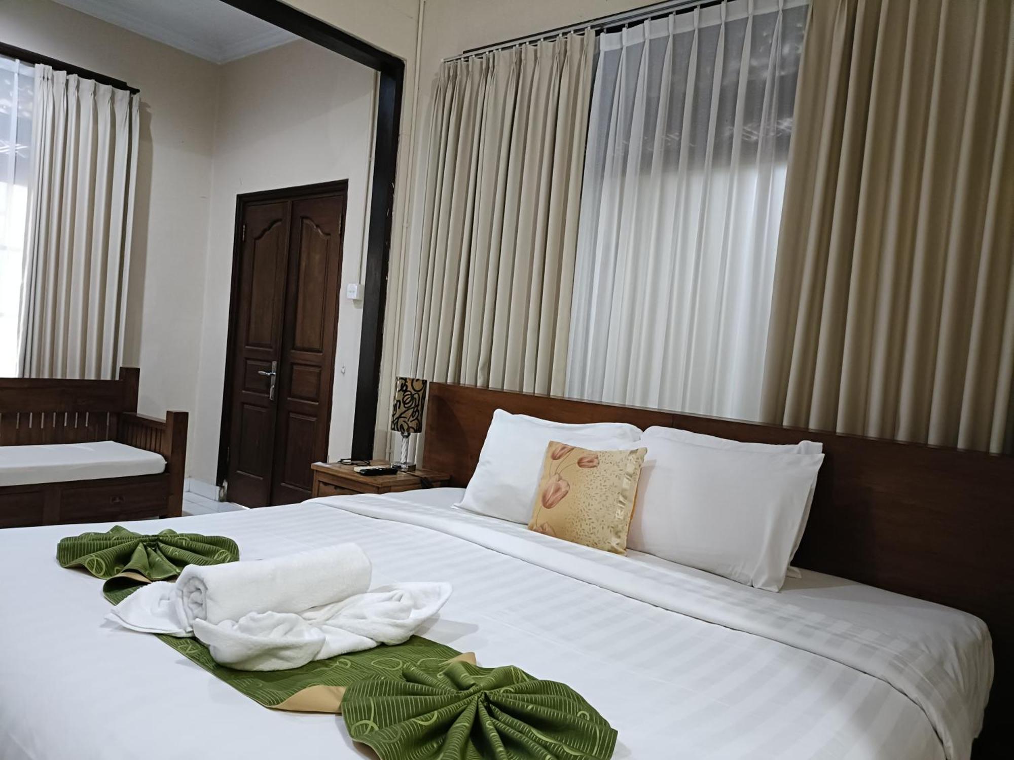 Ngetis Home Stay Санур Экстерьер фото
