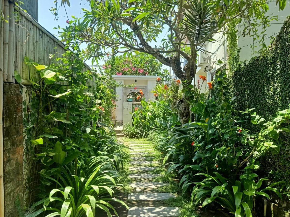 Ngetis Home Stay Санур Экстерьер фото