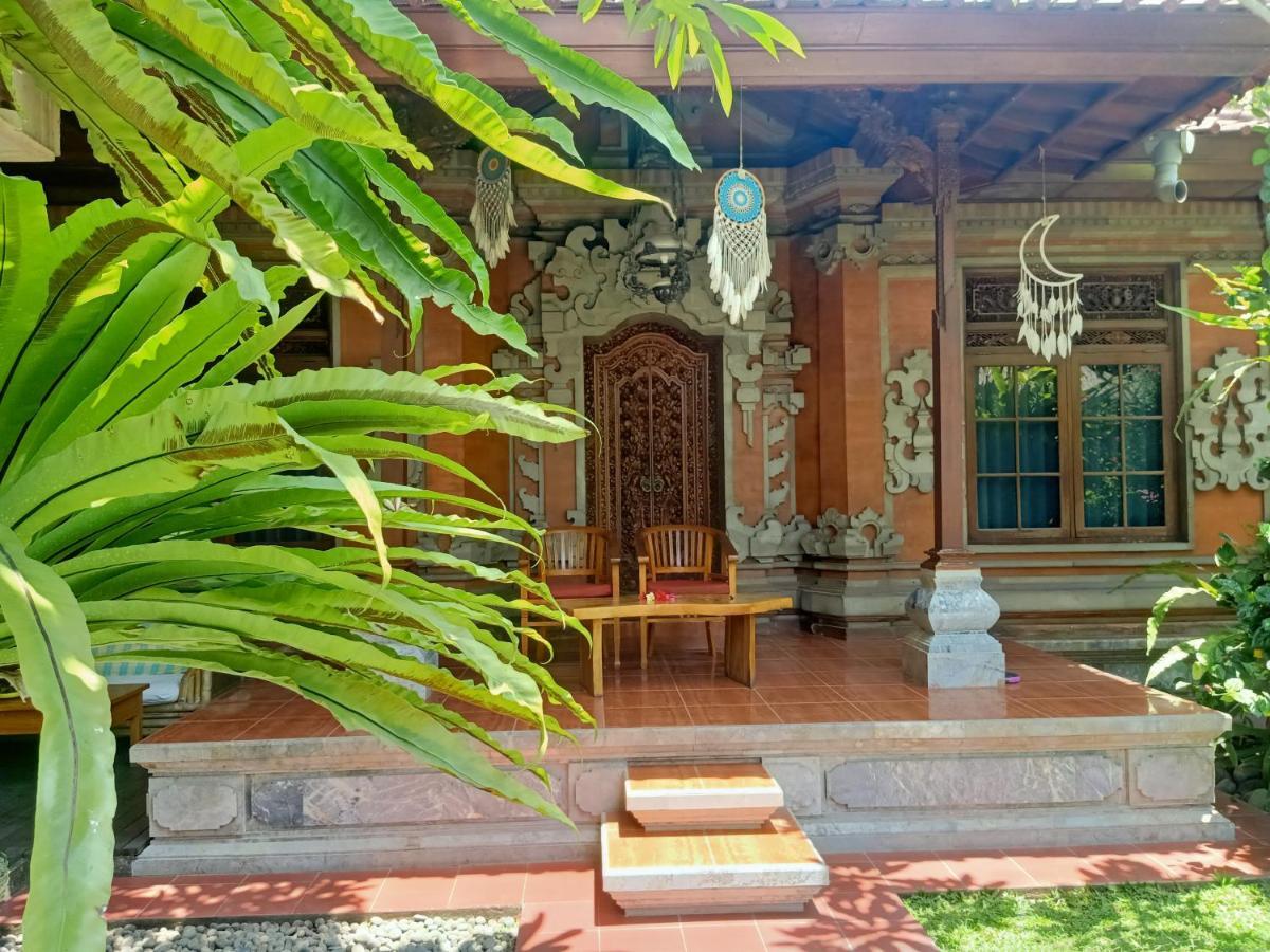 Ngetis Home Stay Санур Экстерьер фото
